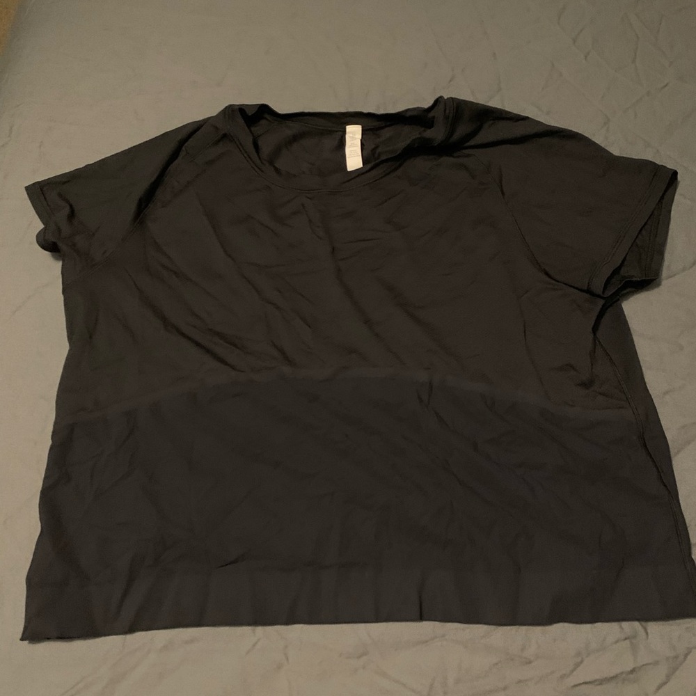 Lululemon work out shirt
